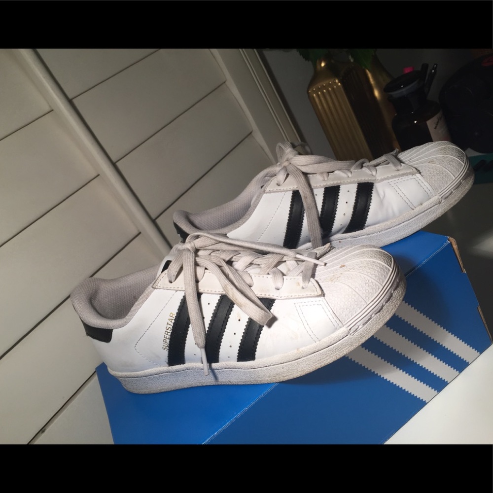Adidas superstar US size 5